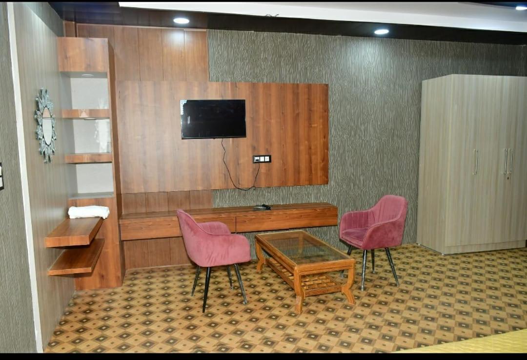Hotel Pearl Residency Муктесвар Екстериор снимка